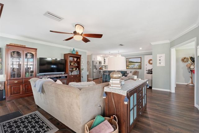 212 CEDARWOOD CIRCLE 212, Seminole, FL 33777