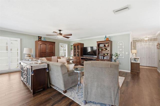 212 CEDARWOOD CIRCLE 212, Seminole, FL 33777