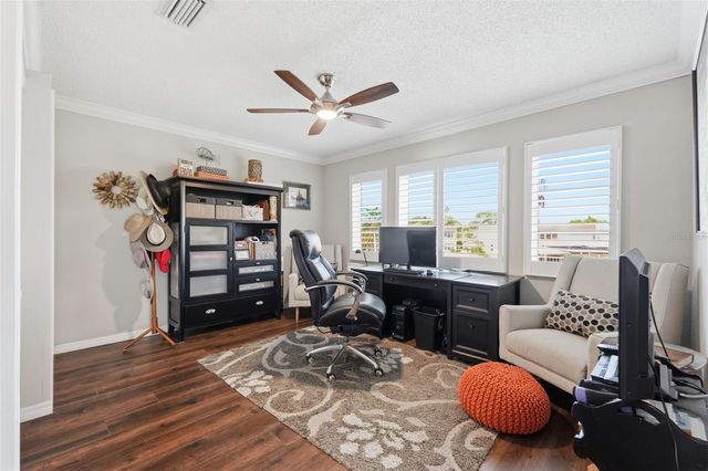 212 CEDARWOOD CIRCLE 212, Seminole, FL 33777