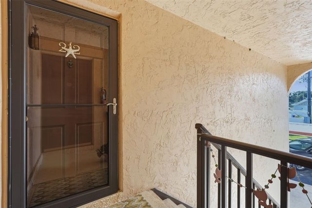 212 CEDARWOOD CIRCLE 212, Seminole, FL 33777