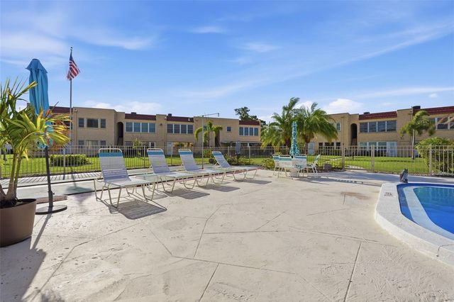 212 CEDARWOOD CIRCLE 212, Seminole, FL 33777