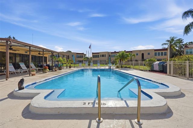 212 CEDARWOOD CIRCLE 212, Seminole, FL 33777