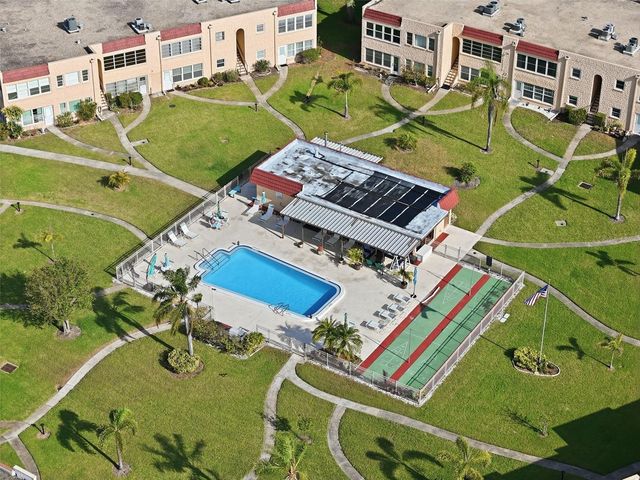 212 CEDARWOOD CIRCLE 212, Seminole, FL 33777