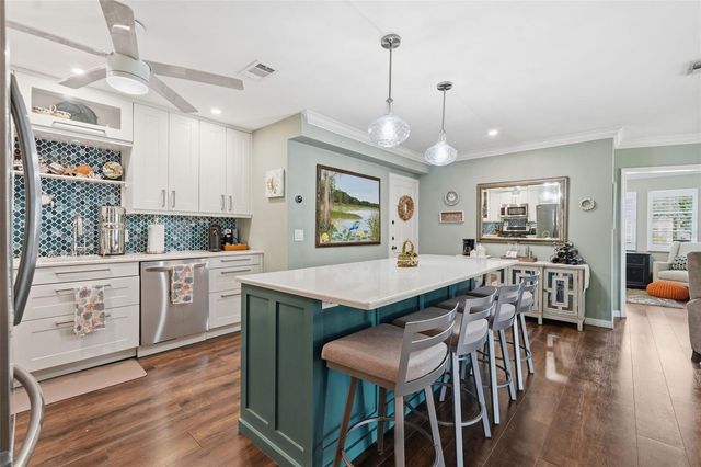 212 CEDARWOOD CIRCLE 212, Seminole, FL 33777