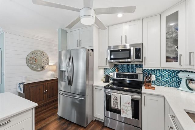 212 CEDARWOOD CIRCLE 212, Seminole, FL 33777