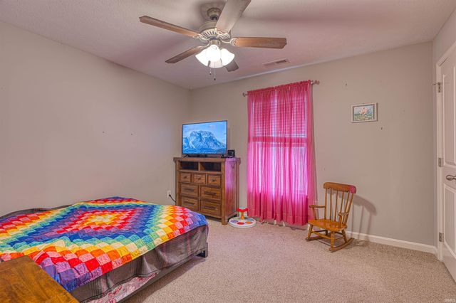 6411 Kinway Drive, Evansville, IN 47725