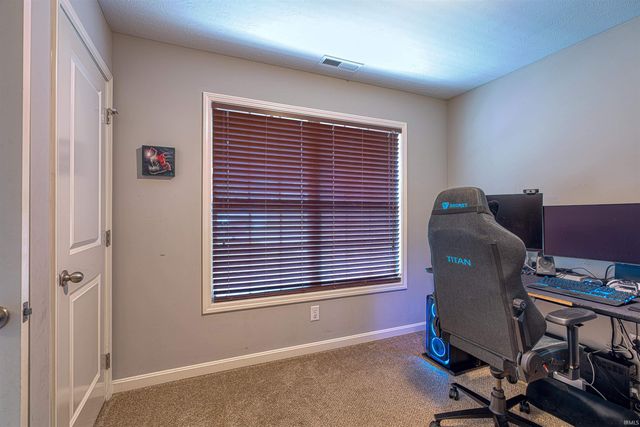 6411 Kinway Drive, Evansville, IN 47725