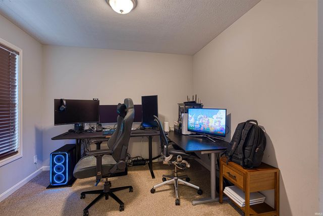 6411 Kinway Drive, Evansville, IN 47725