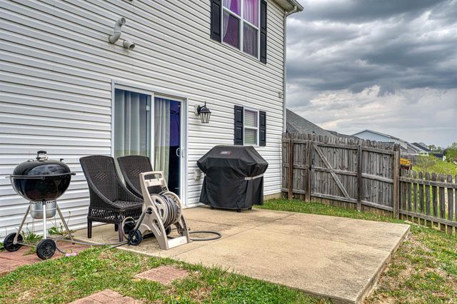 6411 Kinway Drive, Evansville, IN 47725