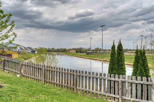 6411 Kinway Drive, Evansville, IN 47725