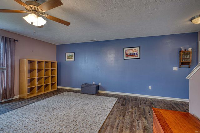 6411 Kinway Drive, Evansville, IN 47725