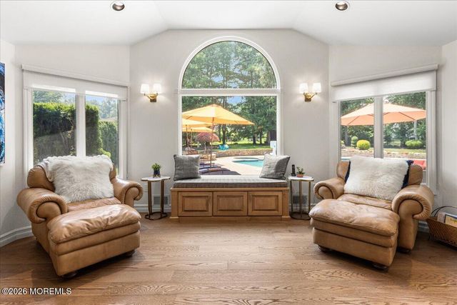 17 Thomas Drive, Manalapan, NJ 07726