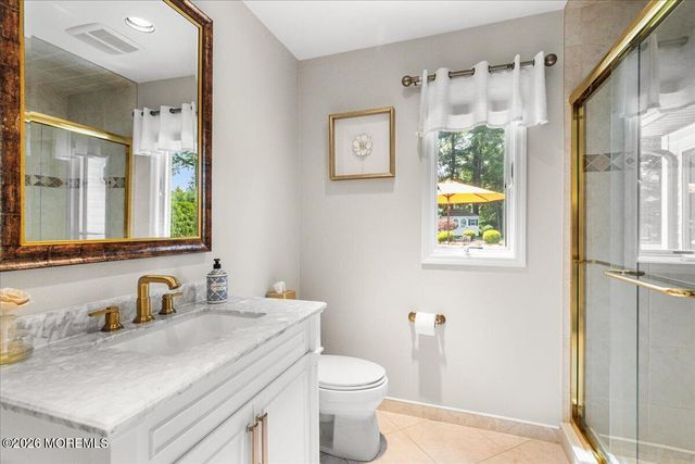 17 Thomas Drive, Manalapan, NJ 07726
