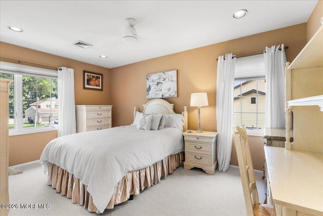17 Thomas Drive, Manalapan, NJ 07726