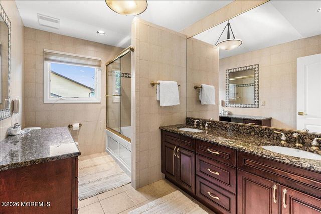 17 Thomas Drive, Manalapan, NJ 07726