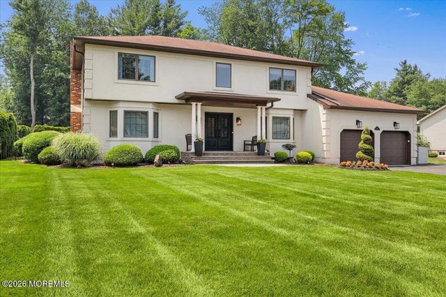 17 Thomas Drive, Manalapan, NJ 07726