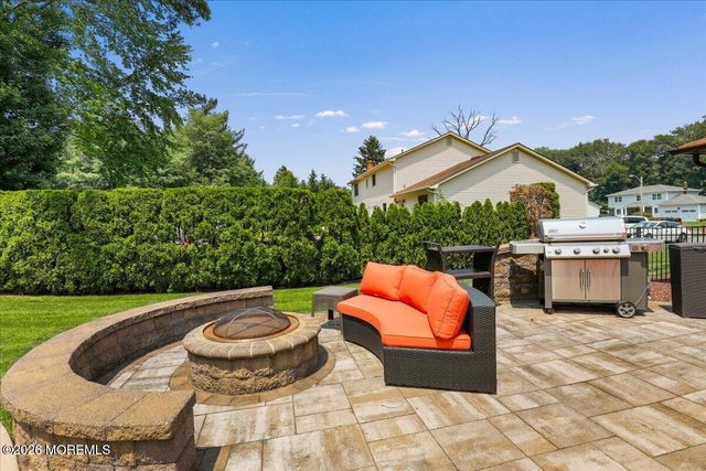 17 Thomas Drive, Manalapan, NJ 07726