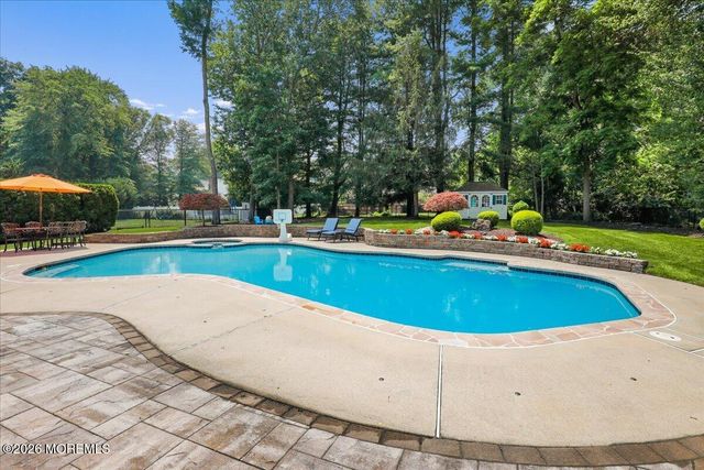 17 Thomas Drive, Manalapan, NJ 07726
