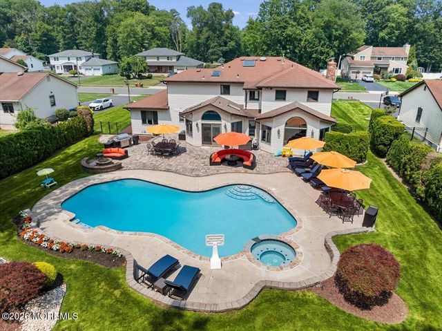 17 Thomas Drive, Manalapan, NJ 07726