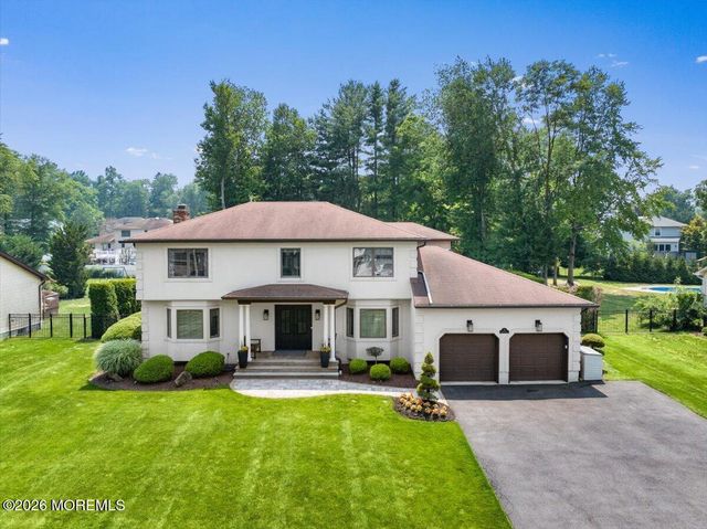 17 Thomas Drive, Manalapan, NJ 07726