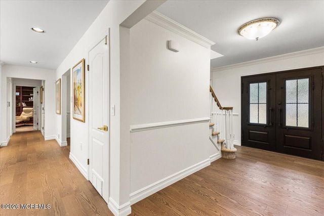 17 Thomas Drive, Manalapan, NJ 07726