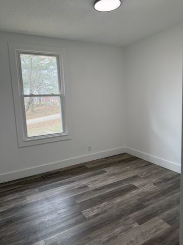 1704 Walnut Ave, Lawrenceburg, TN 38464