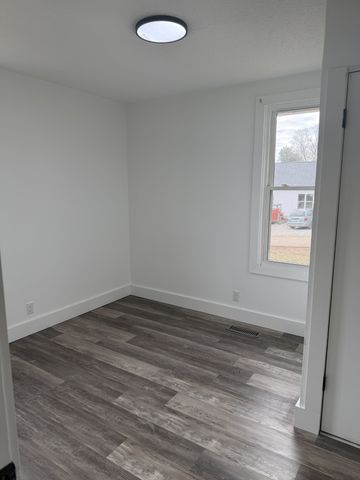 1704 Walnut Ave, Lawrenceburg, TN 38464