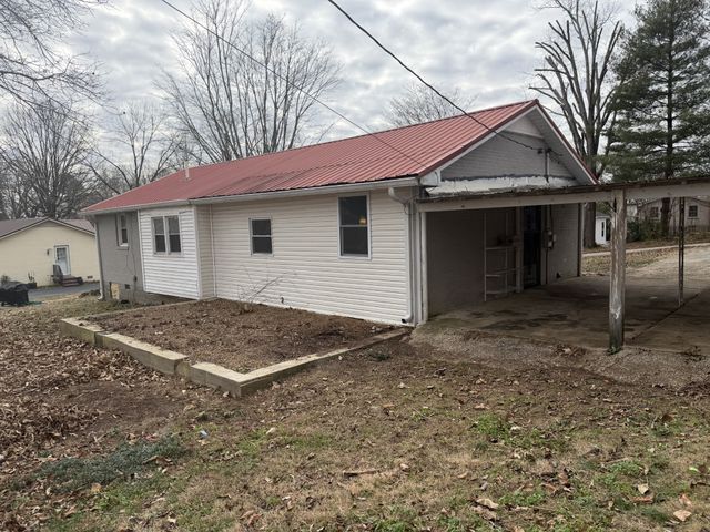 1704 Walnut Ave, Lawrenceburg, TN 38464