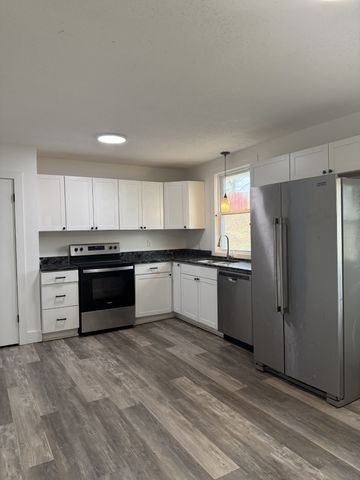 1704 Walnut Ave, Lawrenceburg, TN 38464