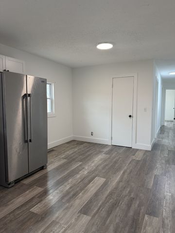 1704 Walnut Ave, Lawrenceburg, TN 38464