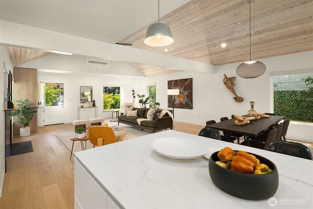 2015 42nd Avenue E, Seattle, WA 98112