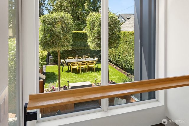 2015 42nd Avenue E, Seattle, WA 98112