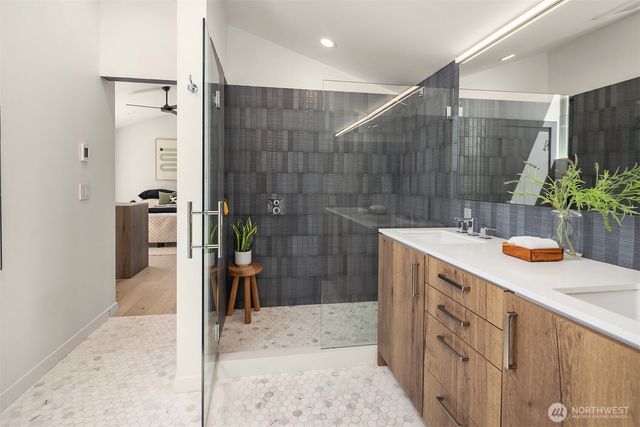 2015 42nd Avenue E, Seattle, WA 98112