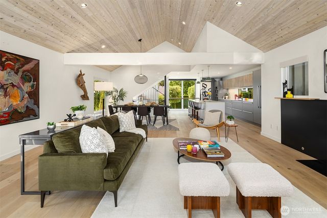 2015 42nd Avenue E, Seattle, WA 98112