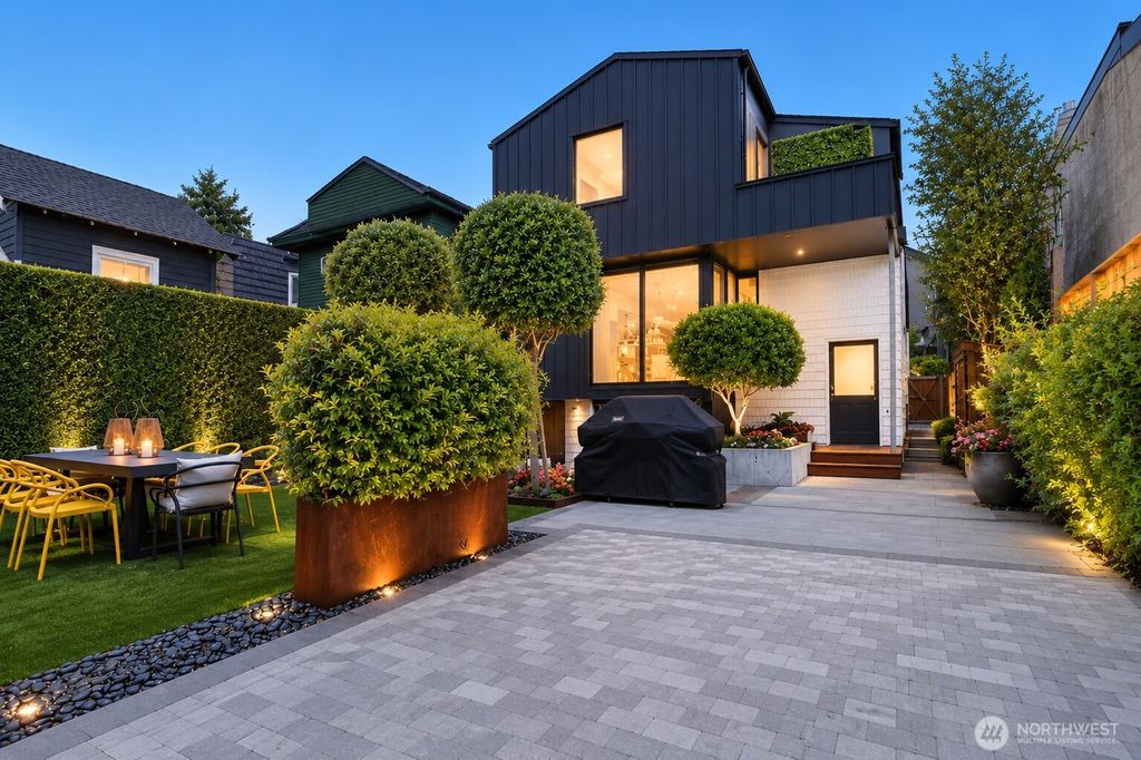 2015 42nd Avenue E, Seattle, WA 98112