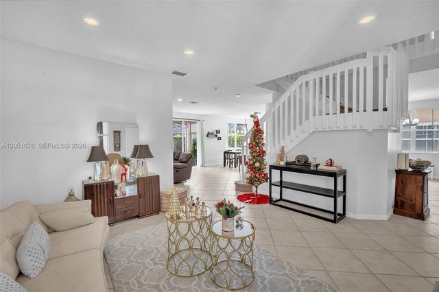 1058 Tupelo Way, Weston, FL 33327