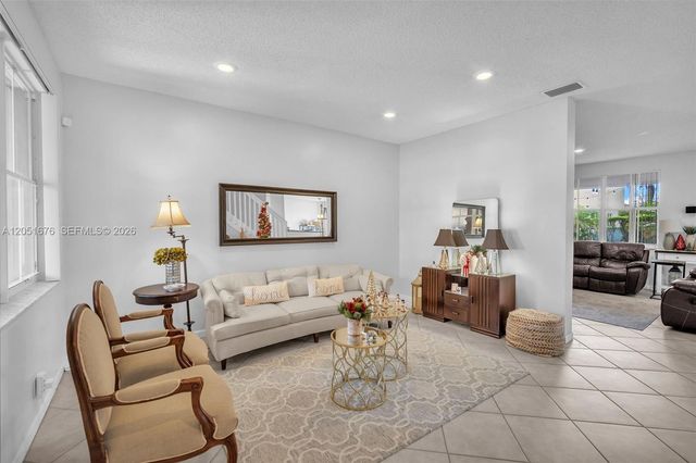1058 Tupelo Way, Weston, FL 33327