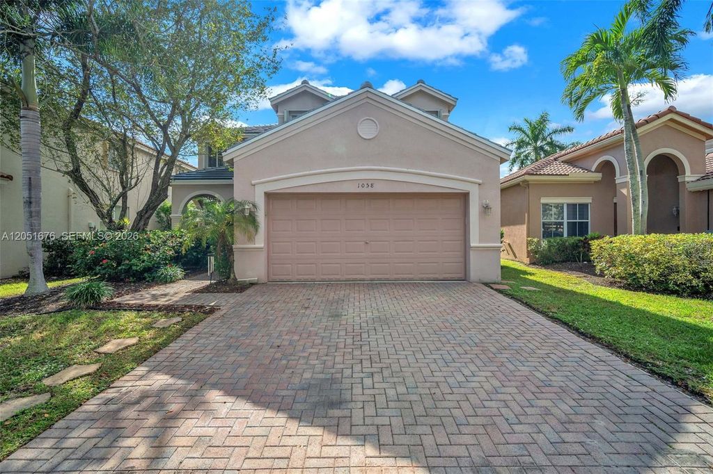 1058 Tupelo Way, Weston, FL 33327
