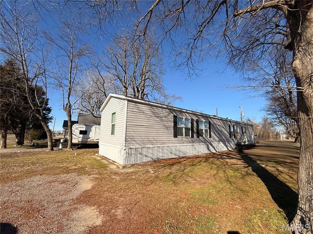 106 W Railroad Street, Gideon, MO 63848