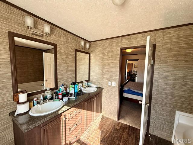 106 W Railroad Street, Gideon, MO 63848