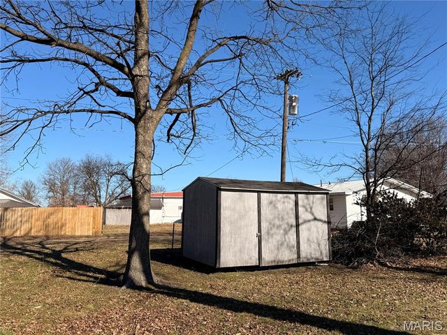 106 W Railroad Street, Gideon, MO 63848