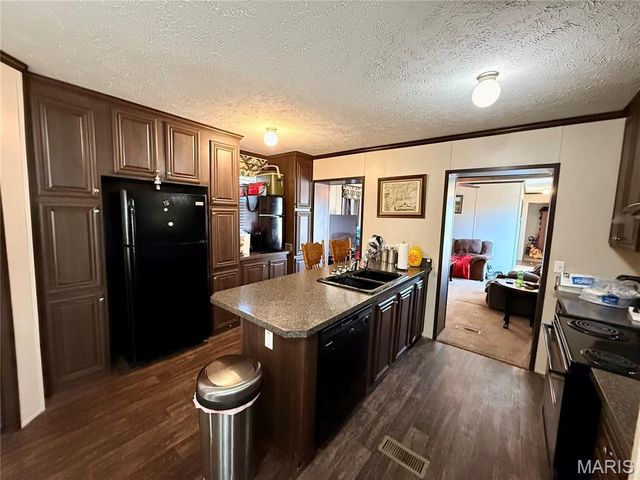 106 W Railroad Street, Gideon, MO 63848