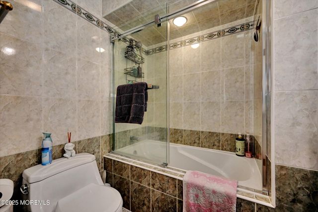 131 Amberly Drive J, Manalapan, NJ 07726