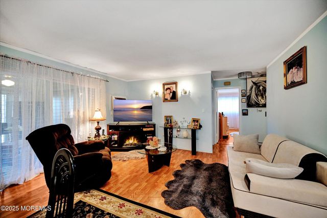 131 Amberly Drive J, Manalapan, NJ 07726