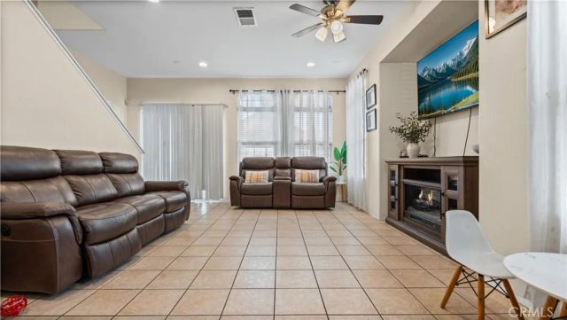 832 Laffey Lane, El Cajon, CA 92021