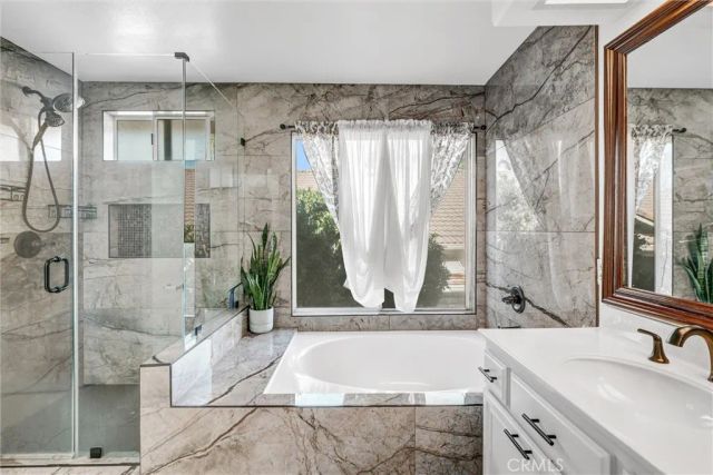 28314 Easton, Saugus, CA 91350