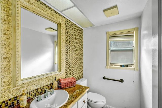 28314 Easton, Saugus, CA 91350