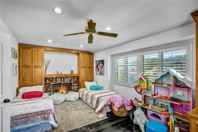 28314 Easton, Saugus, CA 91350