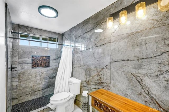 28314 Easton, Saugus, CA 91350