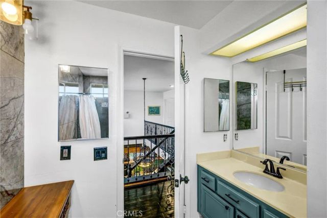 28314 Easton, Saugus, CA 91350